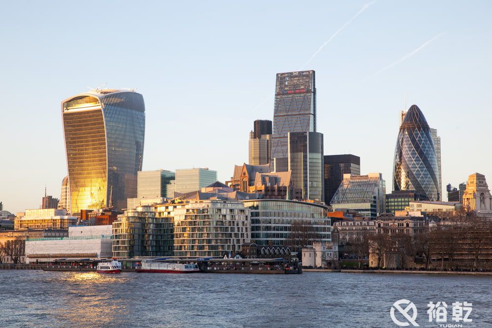 能耗监测系统常见问题诊断和分析(图1) city skyline across body of water during daytime.jpg