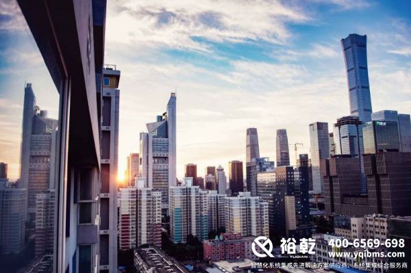 能耗监测系统，数据分析，报告生成，多平台支持